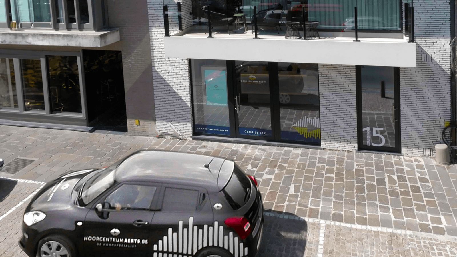 Zicht op gebouw hoorcentrum Aerts De Haan